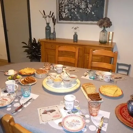 D'hote & Roulotte Ty Pastel 2*
